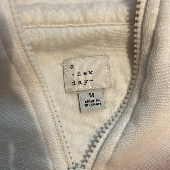 new day sweatshirt - Picture 2 of 2